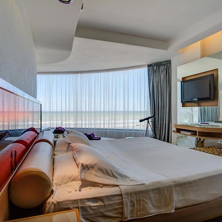 Hotel Waldorf- Premier Resort Milano Marittima Bagian luar foto
