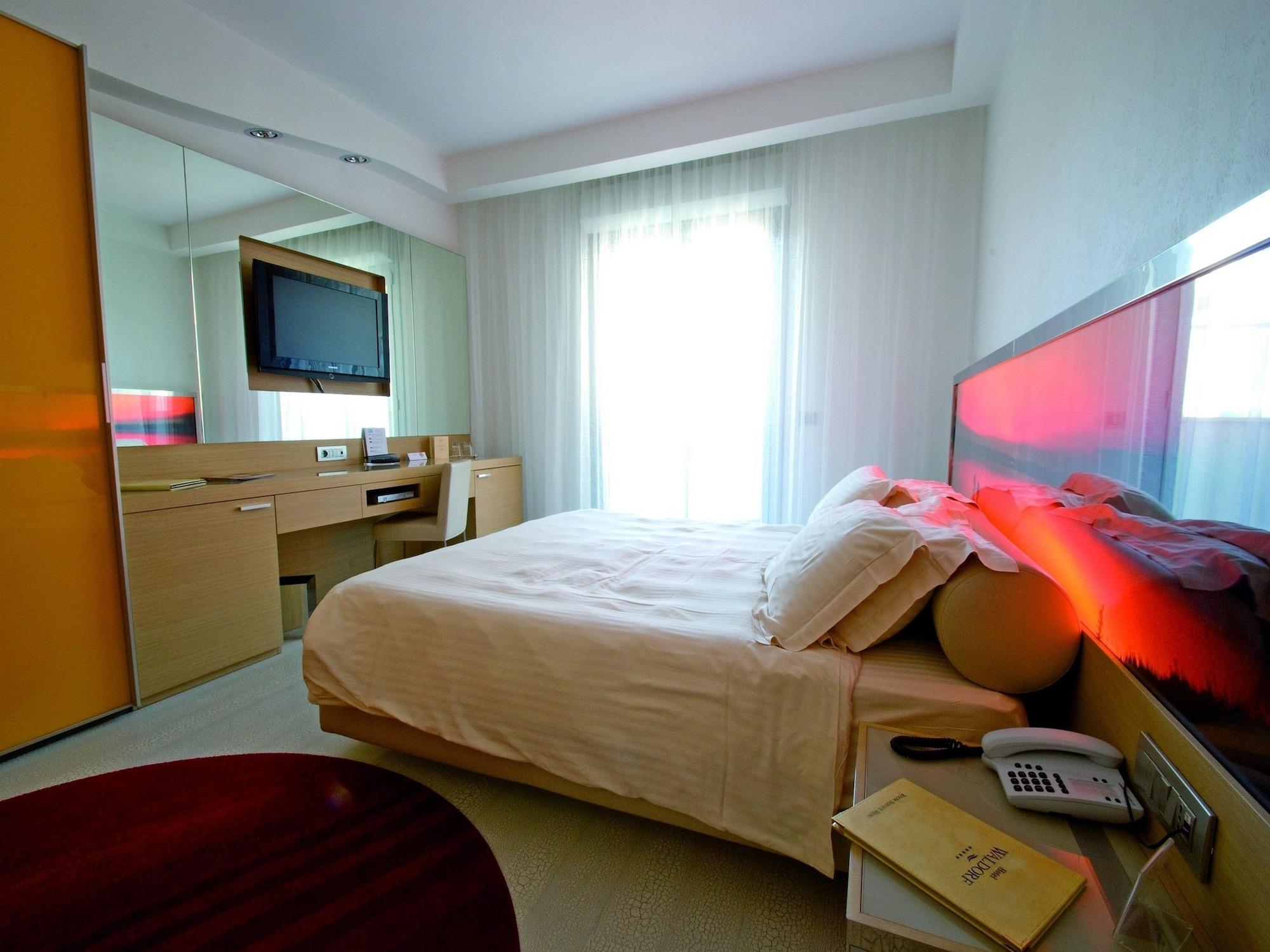 Hotel Waldorf- Premier Resort Milano Marittima Bagian luar foto