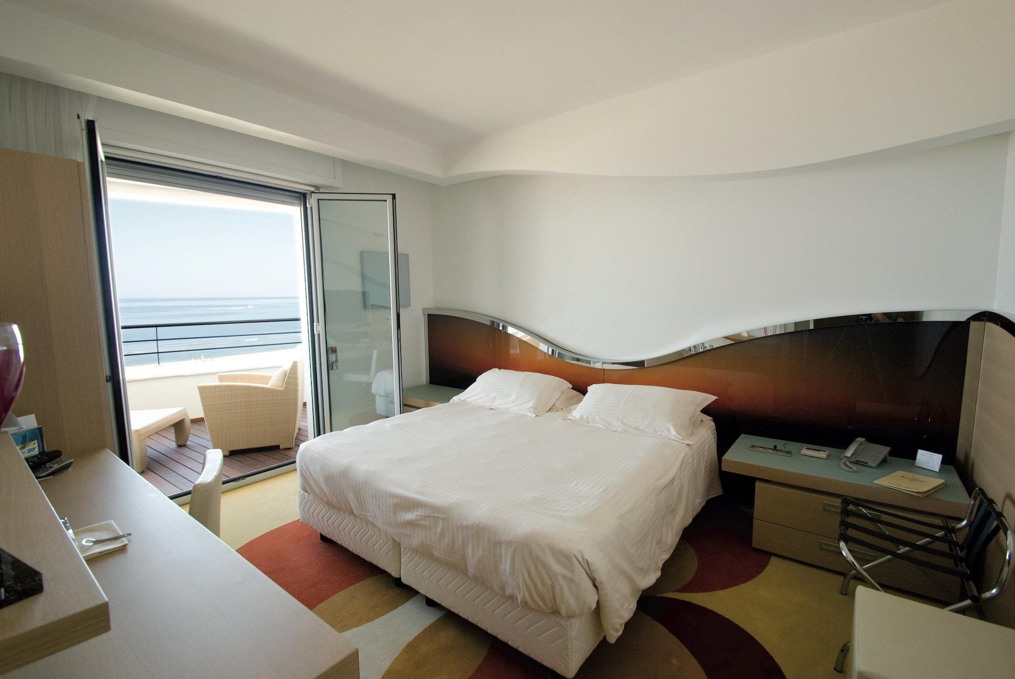 Hotel Waldorf- Premier Resort Milano Marittima Bagian luar foto