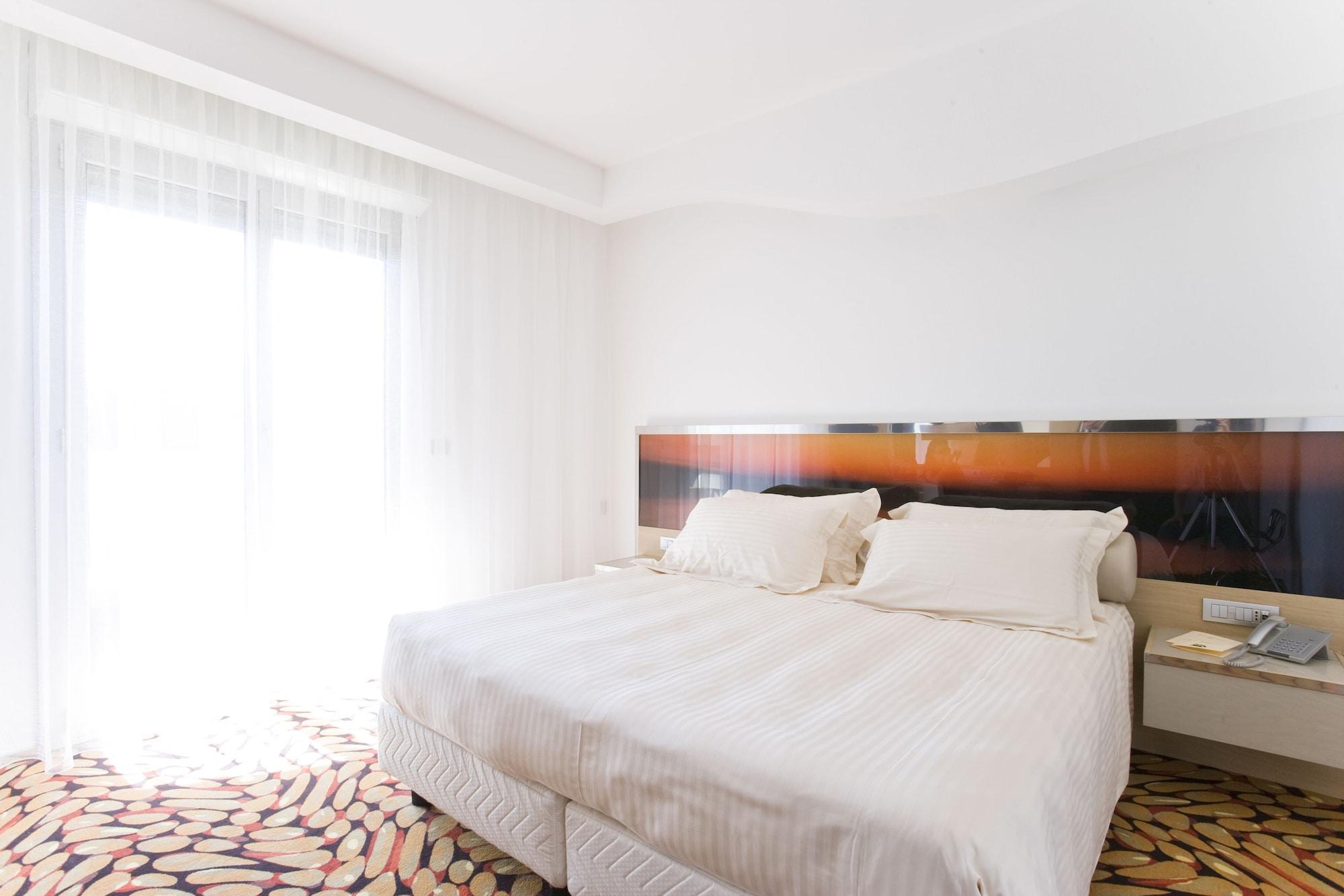 Hotel Waldorf- Premier Resort Milano Marittima Bagian luar foto