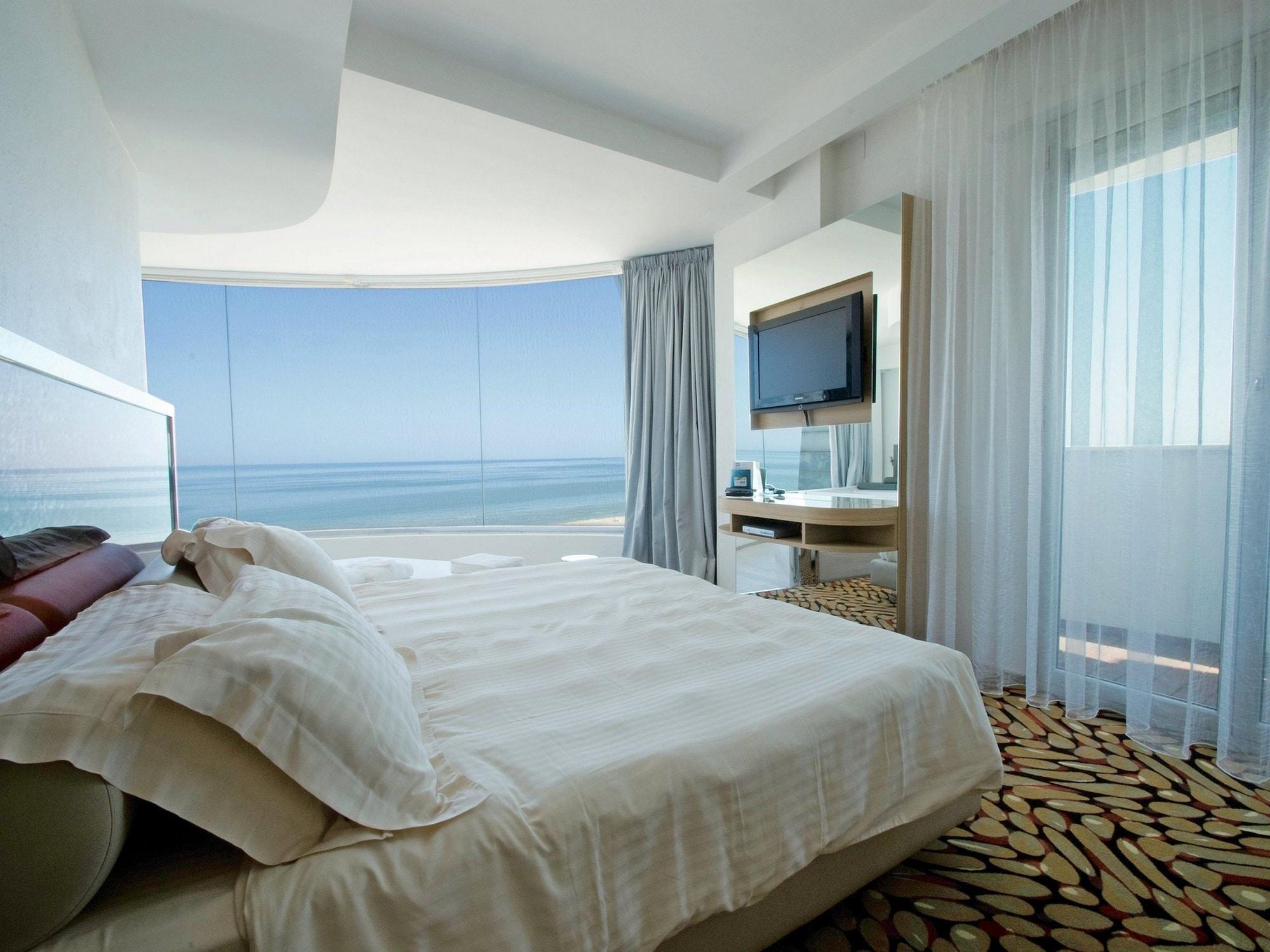 Hotel Waldorf- Premier Resort Milano Marittima Bagian luar foto