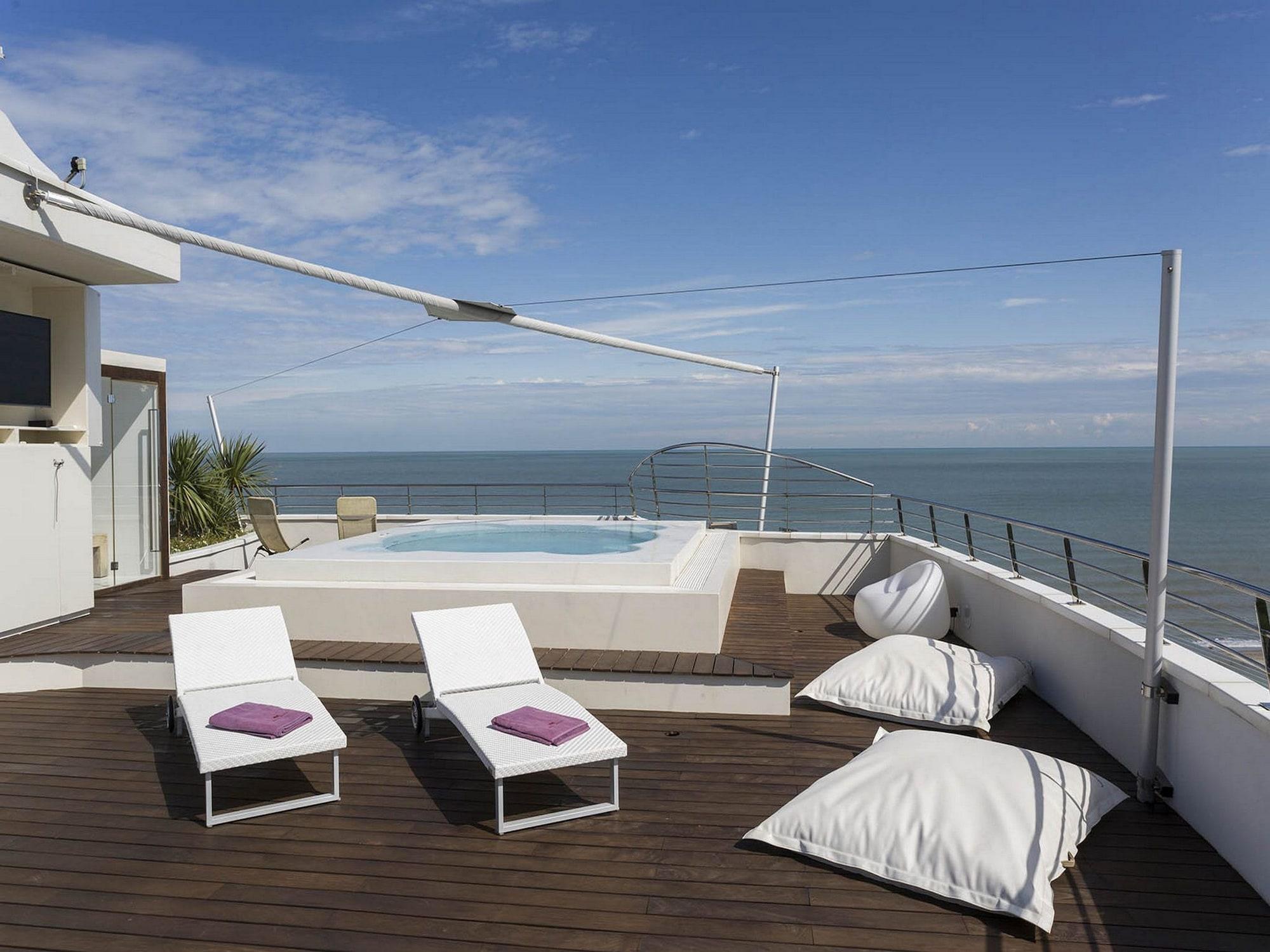 Hotel Waldorf- Premier Resort Milano Marittima Bagian luar foto