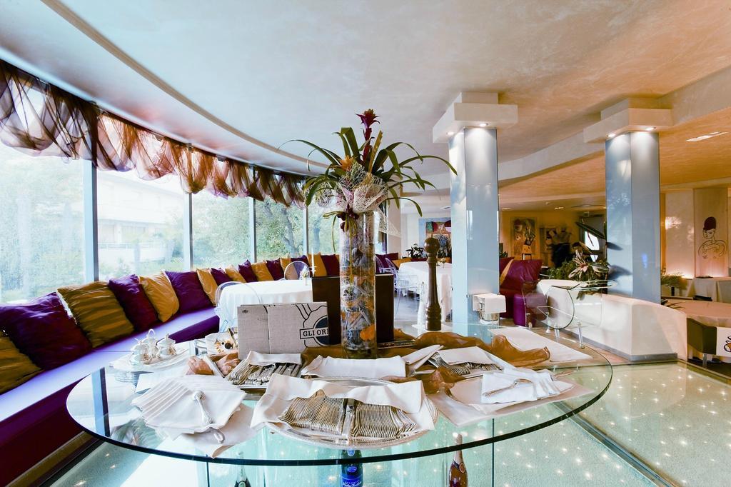 Hotel Waldorf- Premier Resort Milano Marittima Bagian luar foto
