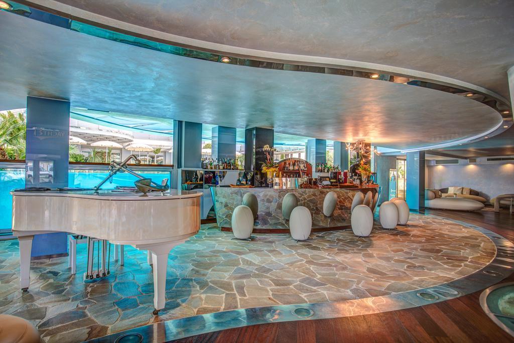 Hotel Waldorf- Premier Resort Milano Marittima Bagian luar foto